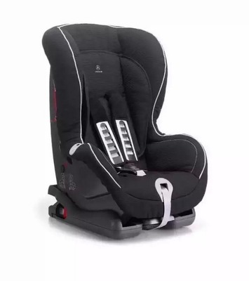 奶爸指导手册教你安装奔驰儿童安全座椅